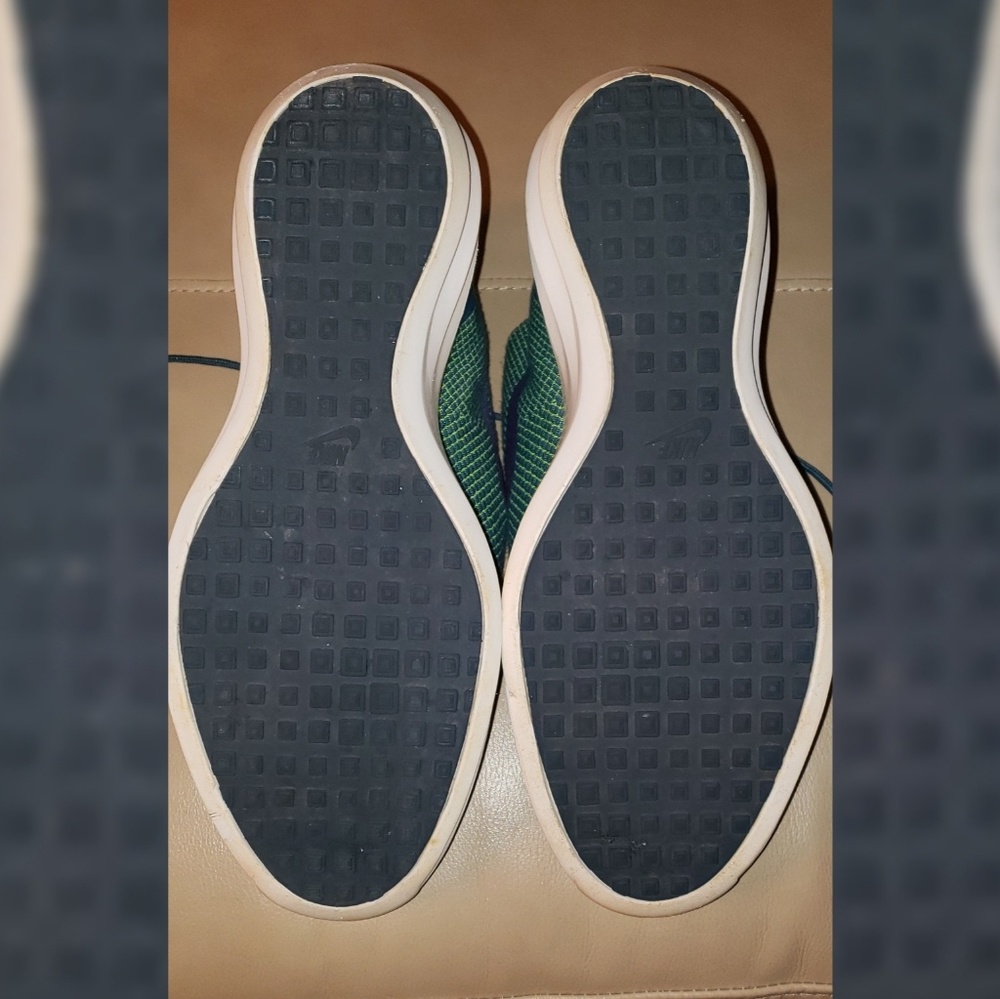 Size 11.5 women's Nike - Picture 5 of 6